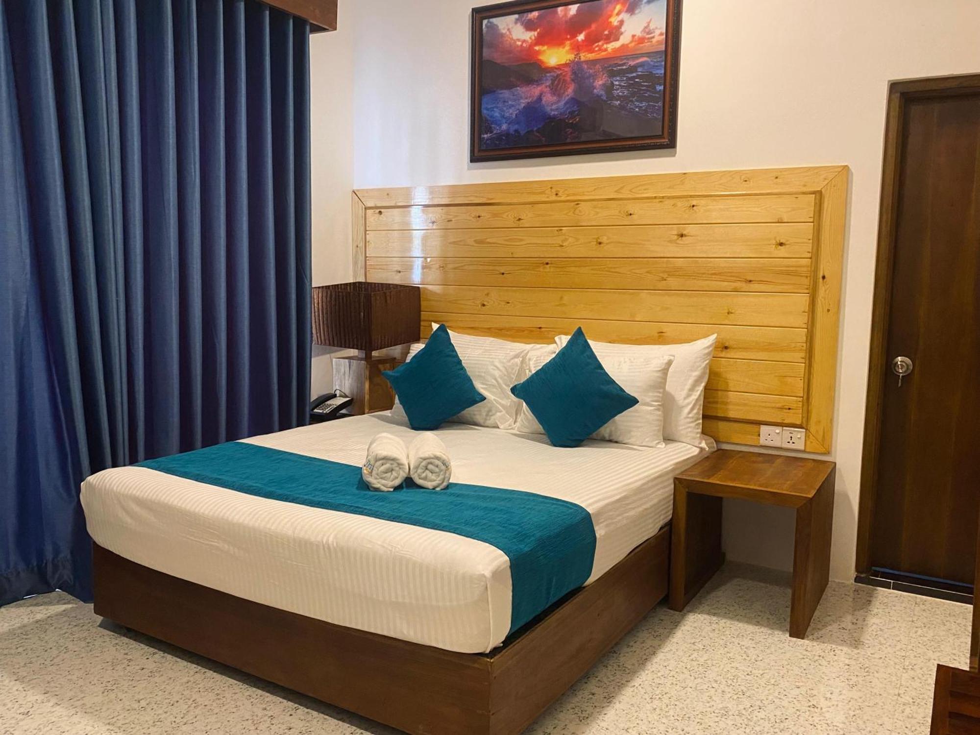 Trinco Beach Resort Trincomalee Esterno foto